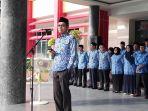 gubernur-sumatera-barat-sumbar-irwan-prayitno-memimpin-apel-gabungan.jpg