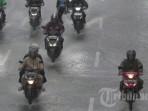 hujan-mengguyur-kawasan-Gatot-Subroto-Jakarta-Selatan-Jumat-2352025.jpg