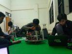 inilah-robot-soccer-beroda-universitas-negeri-padang-di-kontes-robot-indonesia.jpg