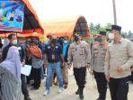 kapolda-sumbar-saat-berada-di-lokasi-vaksinasi-di-kabupaten-sijunjung-sumbar-sabtu-13112021.jpg