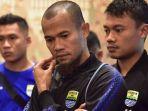 kapten-persib-supardi-nasir-mendoakan-sembuhnya-mnatshir-dari-cedera.jpg