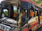 kecelakaan-bus-ALS-di-Tol-Padang-Sicincin-4-892025.jpg