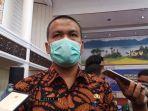 kepala-dinas-kesehatan-provinsi-sumbar-arry-yuswandi-saat-diwawancara-awak-media.jpg