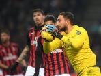 kiper-ac-milan-gianluigi-donnarumma-beraksi-dalam-laga-pekan-ke-21-liga-italia-melawan-napoli.jpg