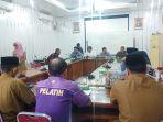 komisi-4-dprd-kota-padang-mengadakan-rapat.jpg