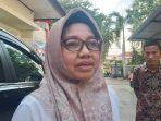 komisioner-bawaslu-sumbar-elly-yanti-saat-ditemui-kamis-3072020.jpg