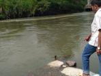 lokasi-terjatuhnya-dua-remaja-di-tepi-sungai-batang-anai.jpg