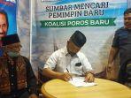 mantan-wali-kota-padang-fauzi-bahar-saat-mendaftar-ke-poros-baru-kamis-682020.jpg