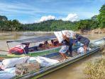 masyarakat-relawan-dan-instansi-terkait-membawa-bantuan-korban-banjir.jpg