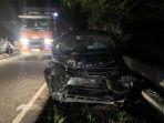 mitsubishi-xpander-ringsek-setelah-terlibat-kecelakaan-dengan-pikap-l300.jpg