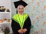 nadya-rahmayuni-wisudawati-universitas-negeri-padang-ke-119.jpg
