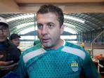 pelatih-persib-bandung-miljan-radovic-3.jpg