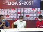 pelatih-semen-padang-fc-weliansyah-dan-mario-aibekob.jpg