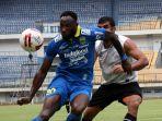 penyerang-persib-bandung-geoffrey-castillion.jpg