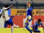 persib-kalahkan-psis-2-1_20191106_230925.jpg