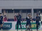 pesepak-bola-arema-fc-muhammad-rafli-kanan.jpg