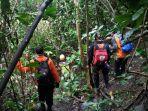 proses-pencarian-pria-78-tahun-yang-hilang-di-hutan-saniang-baka-kabupaten-solok.jpg