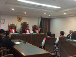 rendy-bugis-dan-terdakwa-lainnya-di-pengadilan-negeri-jakarta-pusat.jpg