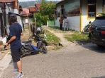 seorang-pria-menggunakan-senjata-laras-panjang.jpg