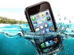 smartphone-jatuh-ke-air.jpg