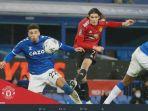 striker-manchester-united-edinson-cavani-mencetak-gol-ke-gawang-everton.jpg