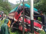 tabrakan-mega-mendung.jpg