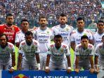 tahan-arema-2-2-di-kandangnya-persib-melaju-ke-babak-8-besar_20190222_221650-1.jpg