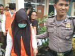 terdakwa-kasus-video-asusila-vina-garut-vina-aprilianti-digiring-petuga.jpg