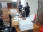 tim-ditkrimsus-polda-sumut-menggerebek-lokasi-layanan-rapid-test-antigen-di-lantai-ii.jpg