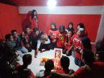 tiup-lilin-sebagai-bentuk-perayaan-the-kmers-untuk-ulang-tahun-ke-18-sabtu-16112019.jpg