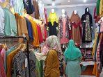 trend-kaftan-pelangi-dan-mukena-bahan-bali-jadi-incaran-ramadan-dan-lebaran-2019jpg.jpg