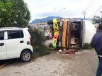 truk-molen-rebah-kuda-di-jalan-cengkeh.jpg