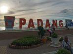 tugu-padang-yang-berada-di-pantai-padang.jpg