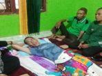 warga-memadati-jalan-menuju-rumah-Rudi-Mahli.jpg