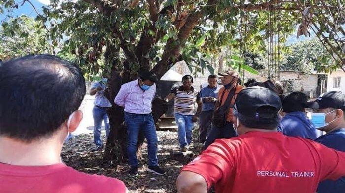 Janji Kampanye Tak Kujung Ditepati, Warga Ikat Walikota Ini ke Pohon