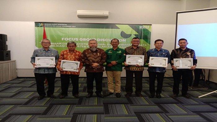 BPS OKU Beri Penghargan 5 OPD Terbaik, Diskominfo Instansi Paling Responsif Pemenuhan Data Statistik