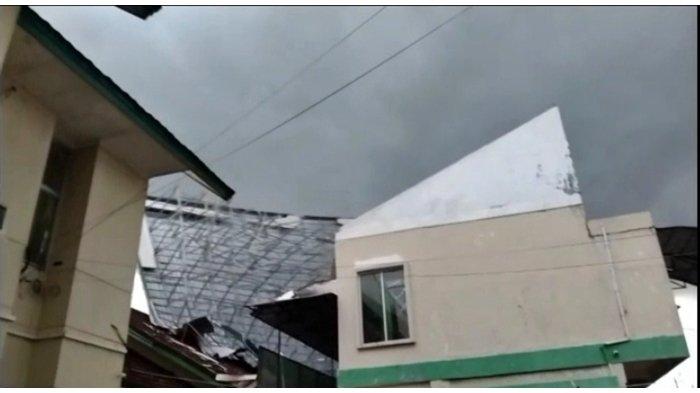Saksi Mata Ungkap Detik-detik Atap RSUD Talang Ubi PALI Roboh, Ada Gemuruh Angin Kencang Tiga Jam