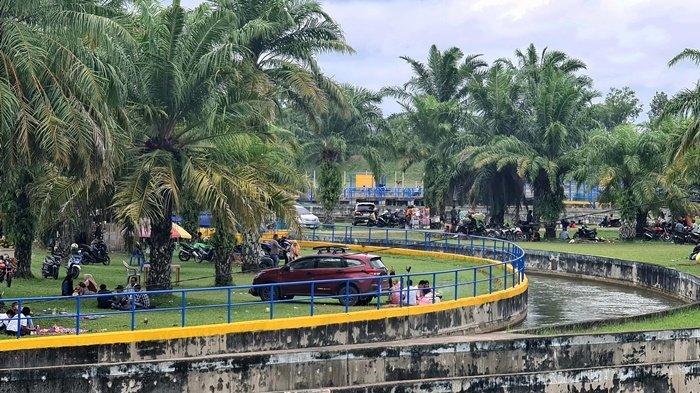 Bendung Perjaya Masih Menjadi Tempat Rekreasi Favorit Masyarakat OKU Timur untuk Mengisi Hari Libur