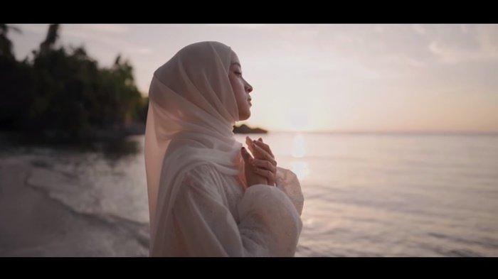 Lirik Lagu Sesal oleh Sabyan Gambus, Lagu Religi Terbaru Makna Sendu Berisi Pengakuan Masa Lalu