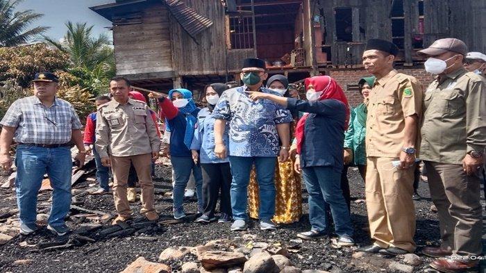 Tinjau Korban Kebakaran, Joncik Berikan Bantuan Langsung