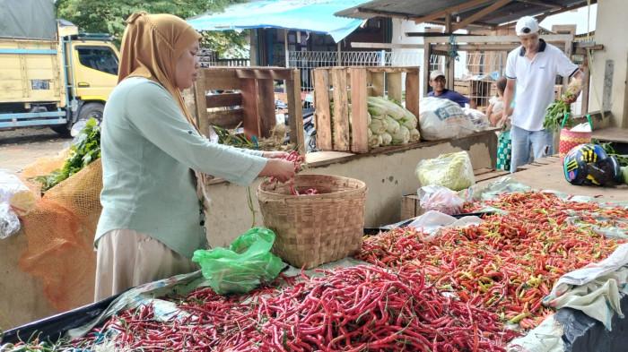 Harga Cabai Stabil di Pasar B Srikaton dan Pasar Megang Sakti Musi Rawas, Stok Dijamin Aman