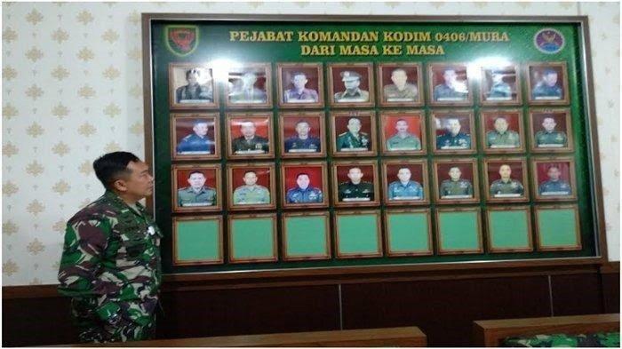 Uxlash va eshak porno becerdin qoyish