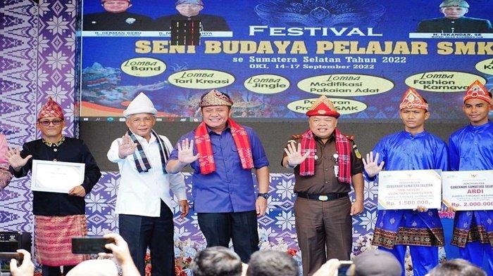 Herman Deru : Pelajar SMK Harus Paham IT dan Digitalisasi Tanpa Meniggalkan Adat Budaya Sumsel