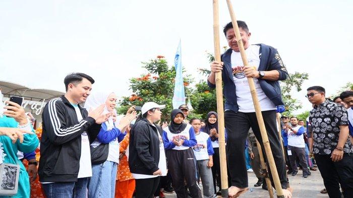 Libur Akhir Pekan, Gubernur Herman Deru dan Ketua KORMI Sumsel Olahraga Bareng Ribuan Warga OKU