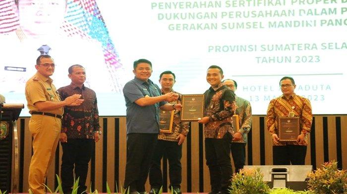 Gubernur Bersama Korporasi Teken Komitmen Perkuat Kerjasama Masifkan GSMP Tekan Laju Inflasi Daerah