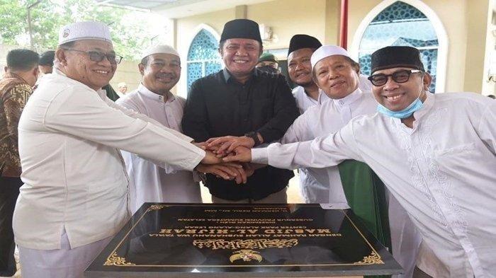 Herman Deru Resmikan Masjid Al Hijrah Komplek Center Park Kecamatan Alang-alang Lebar