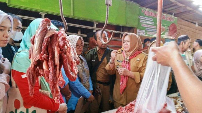 Jelang Idul Adha 2025, Harga Daging dan Cabai Melonjak di Pasar Muara Enim