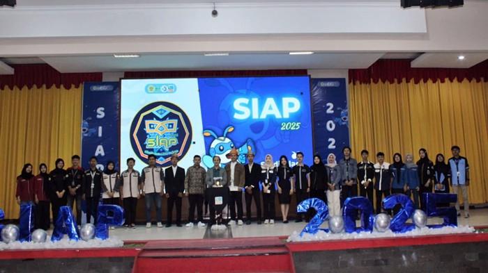 SIAP 2025 - Islamic Study Club (ISC) jadi bagian penting SIAP 2025, membentuk mahasiswa Polsri yang tidak hanya cerdas akademik tapi juga kuat spiritual lewat diskusi dan pembinaan moral.