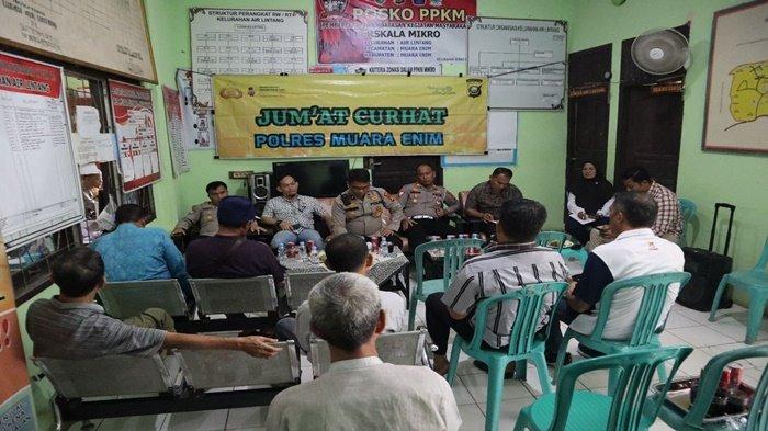 Manfaat Jumat Curhat, Warga Air Lintang Apresiasi Patroli Anggota Polres Muara Enim Malam Hari