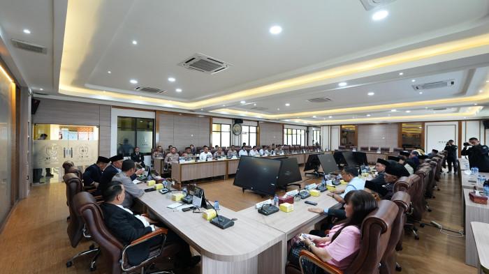 KAPOLDA SUMSEL KUNKER KUNJUNGI KANTOR DPR